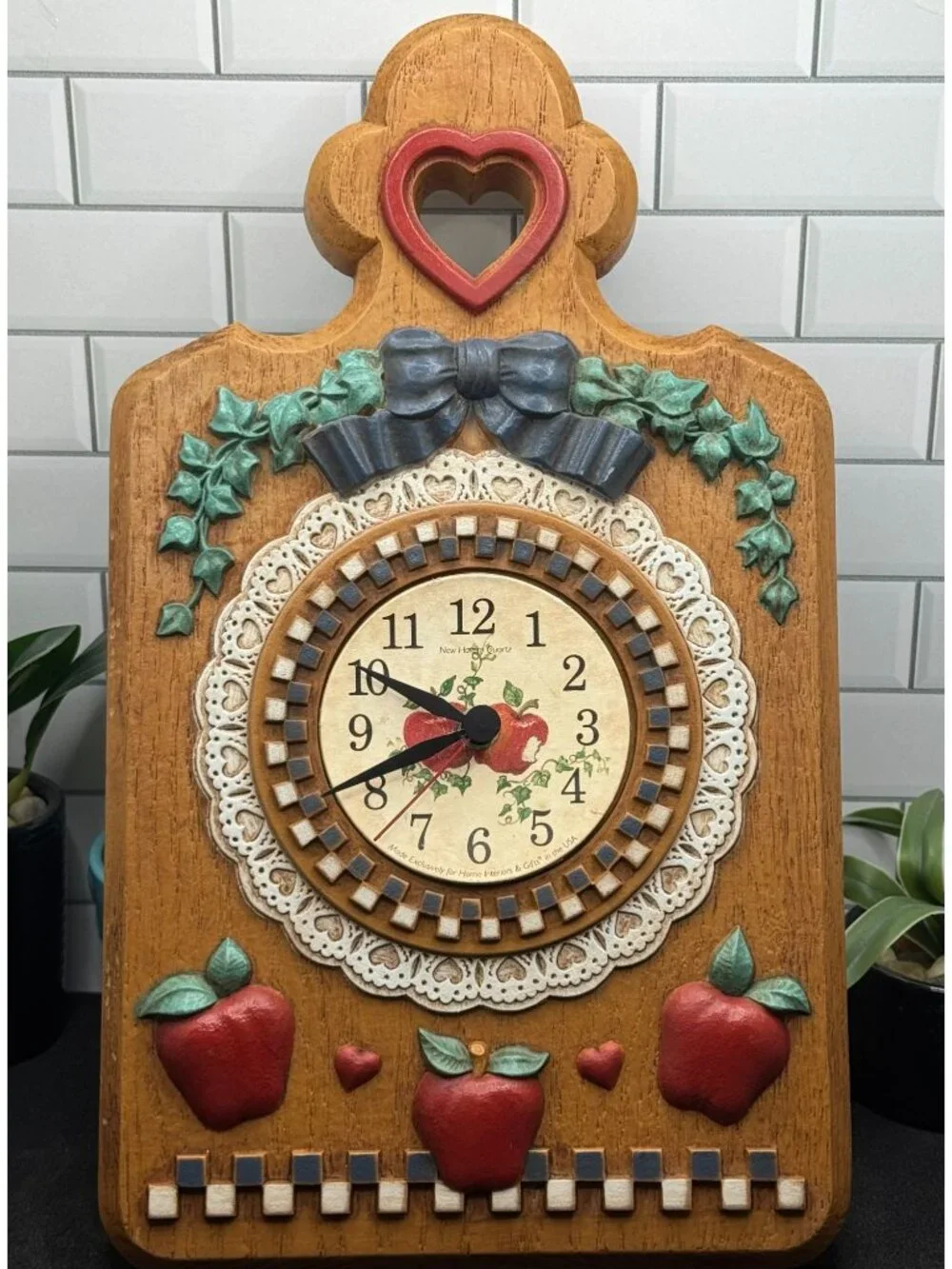 Vintage Home Interiors Apple Wall Clock With Heart & Bow Design - Model 1500